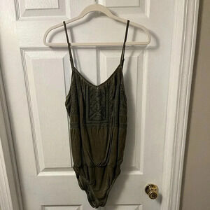 Women’s Knox Rose Romper Size Medium